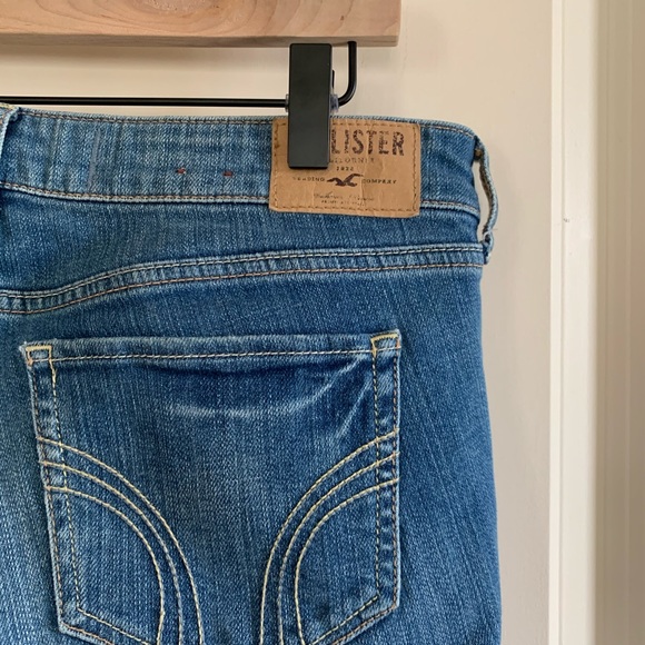 Hollister Distressed Skinny Jeans, Medium Wash, 7 - Picture 4 of 5